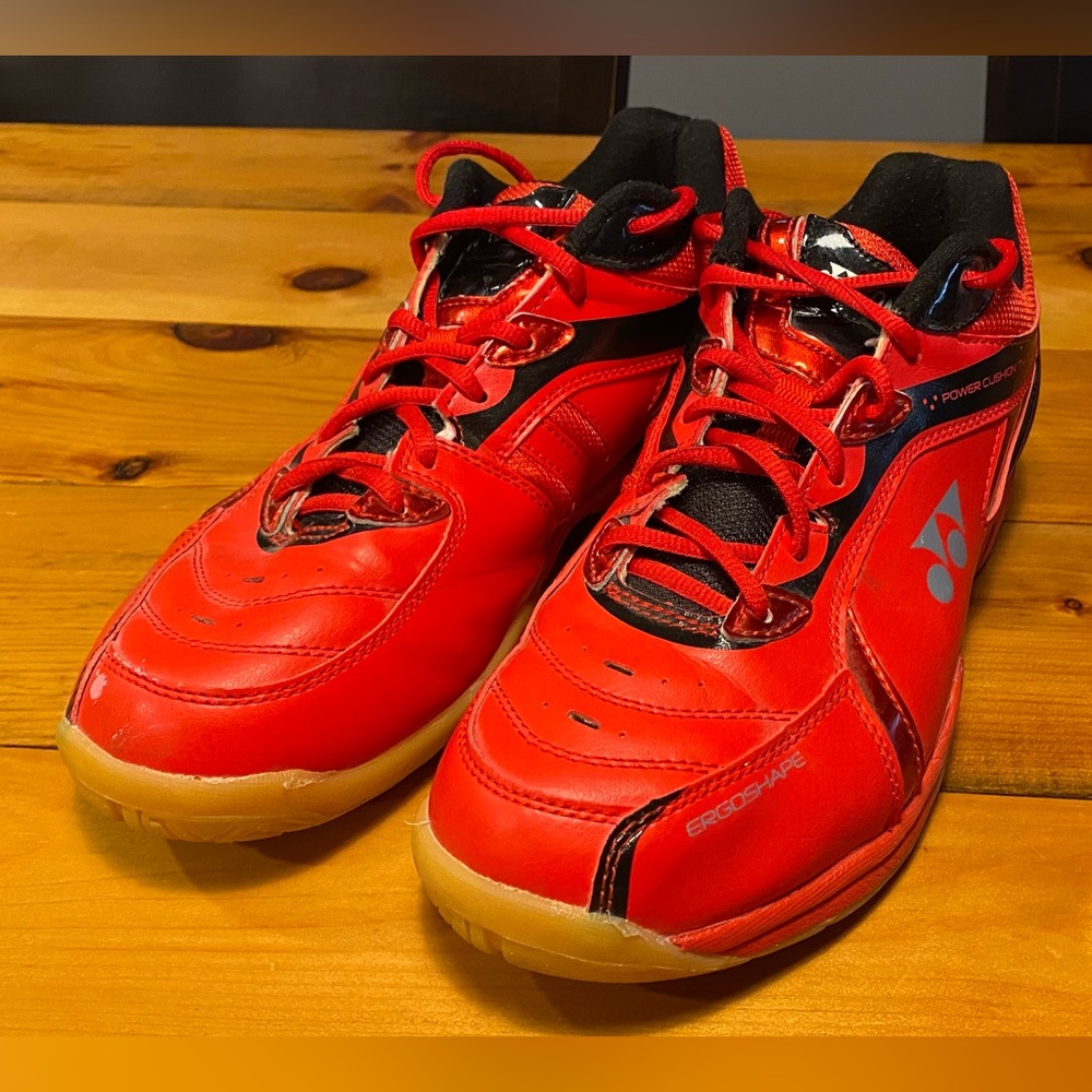Men’s red Yonex indoor court shoes 9.5